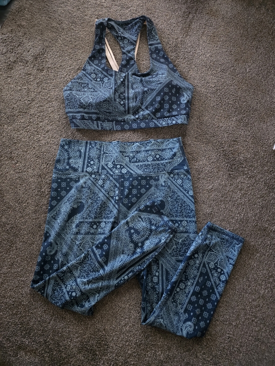 Fabletics Other - Fabletics Blue Paisley Print Sports Bra & Leggings Set
